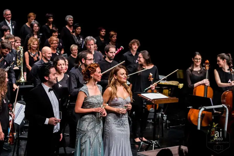 Orkestra eta bakarlariak Eibarko Coliseo Antzokian