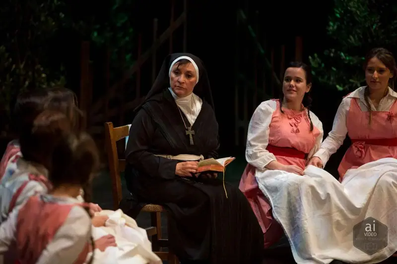 Sor Navarra en hommage à Pepita Embil