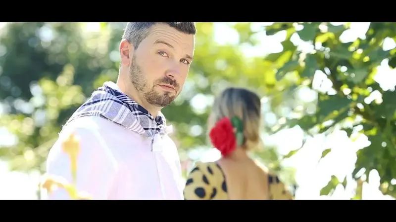 Photogramme de la vidéo pré-mariage de Vero et Ander