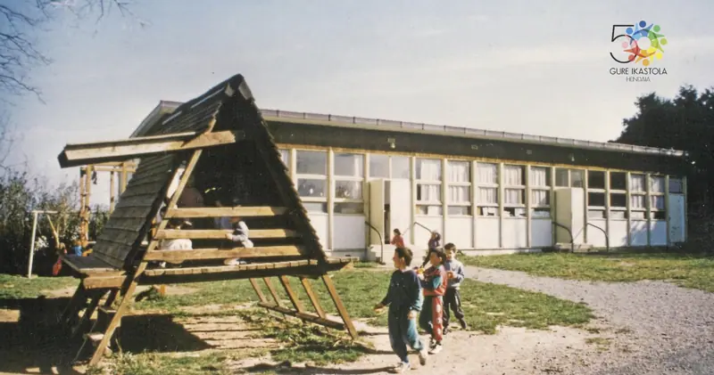 La ikastola de Hendaia en sus primeros años, en una foto de archivo