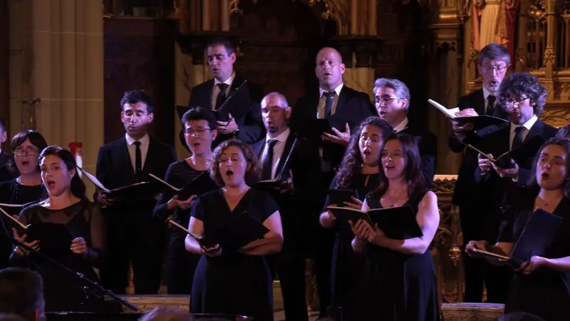Les voix de KUP Taldea pendant le Requiem allemand