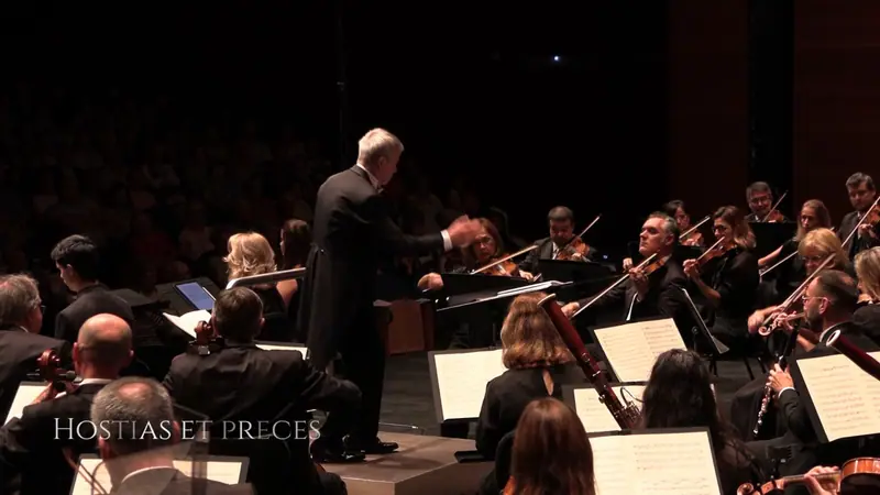 Zuzendaria eta orkestra Hostias zatian