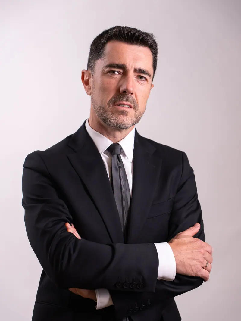 Esteban Urzelai abesbatza-zuzendariaren erretratua
